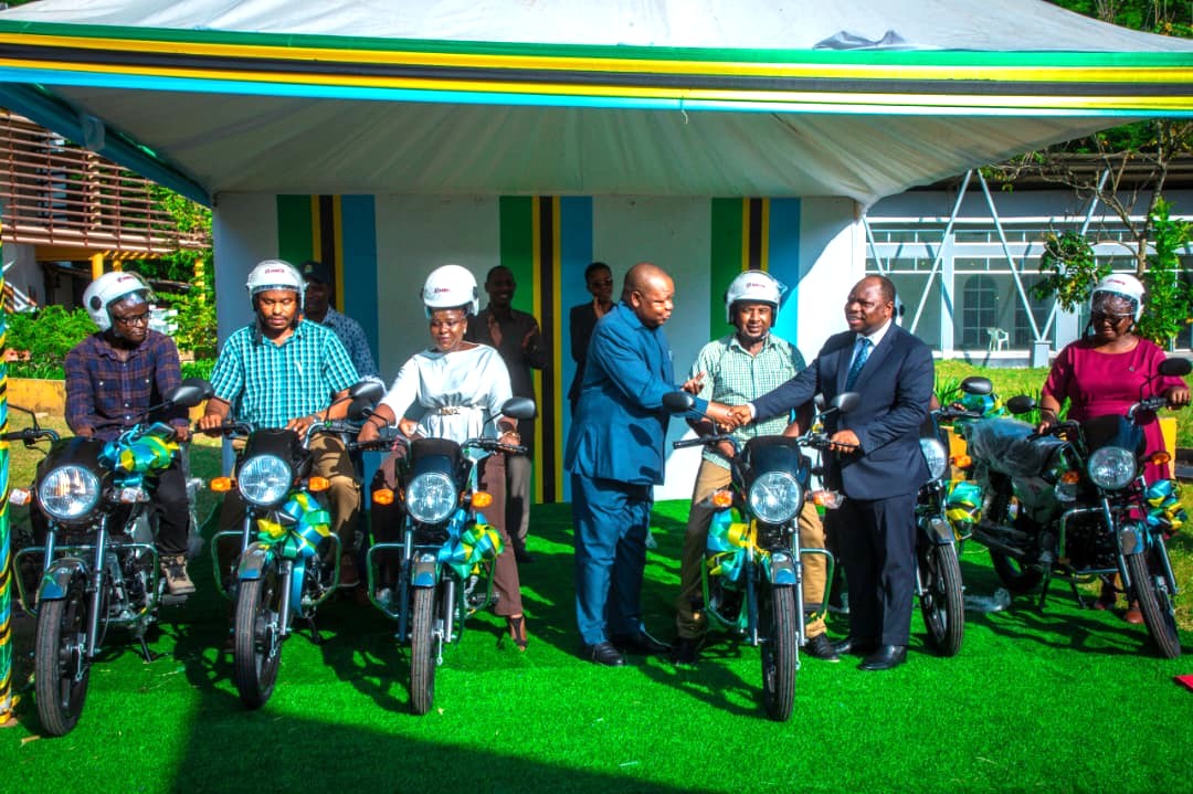 MAAFISA UGANI WAPATIWA VITENDEA KAZI